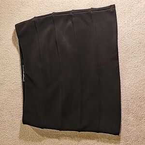Woman's Guess skirt, black, size L